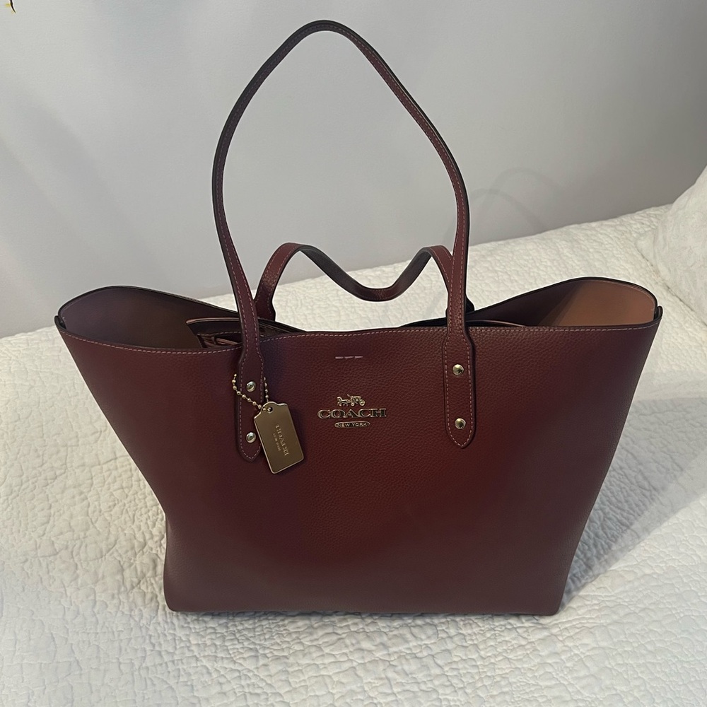 Coach Women's Burgundy/pink Tote Bag